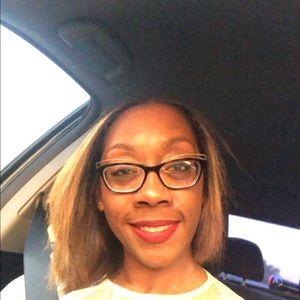 Meet your Posher, Bee